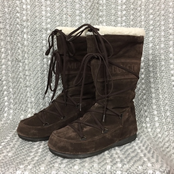moon boots suede